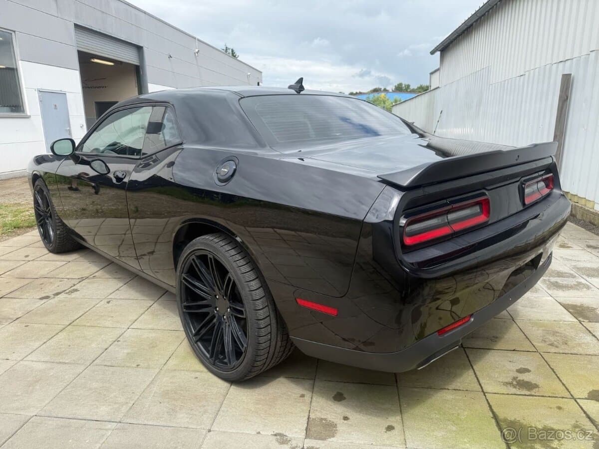 2017 Dodge CHALLENGER - 9