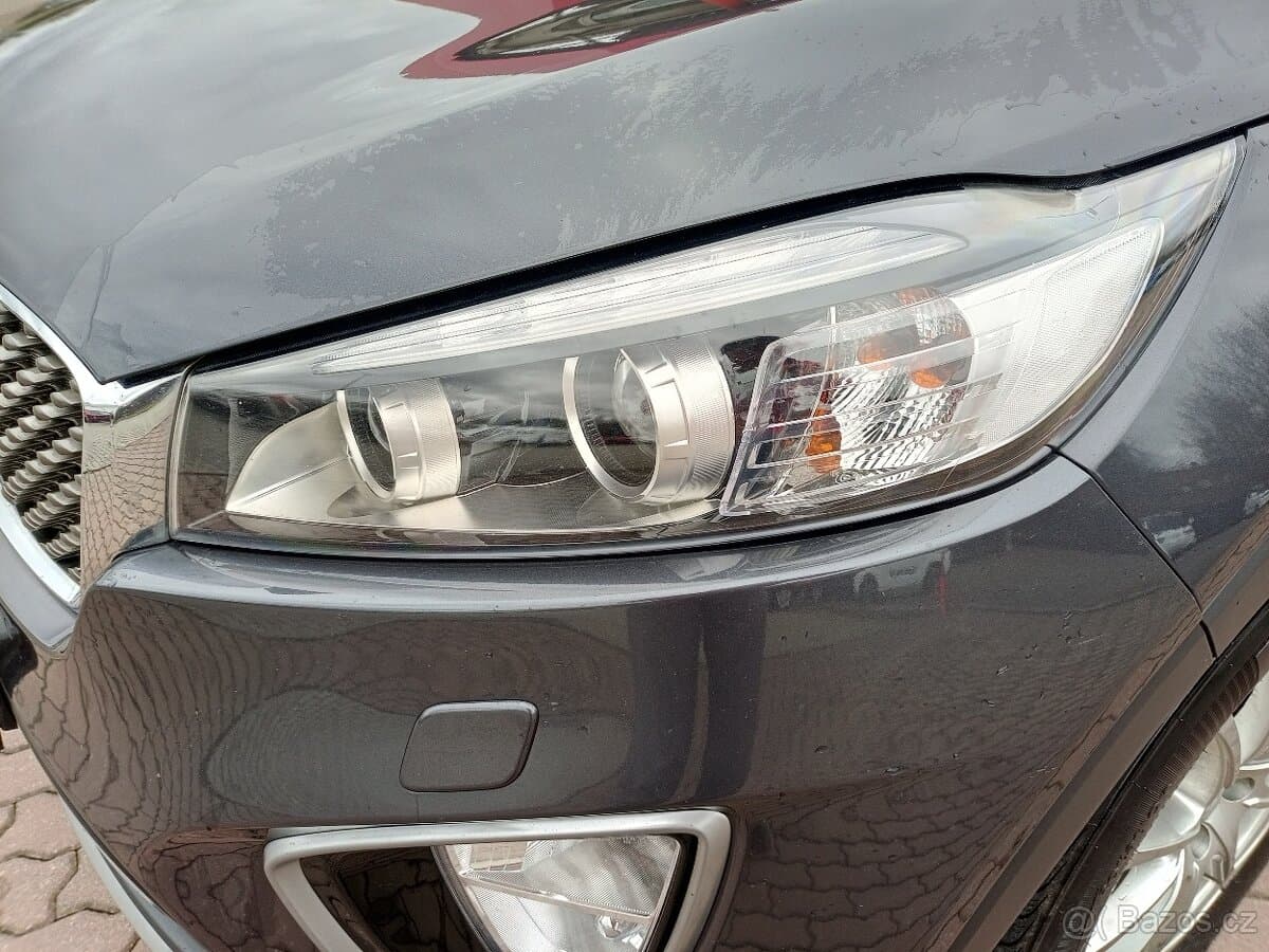 2016 Kia SORENTO - 9
