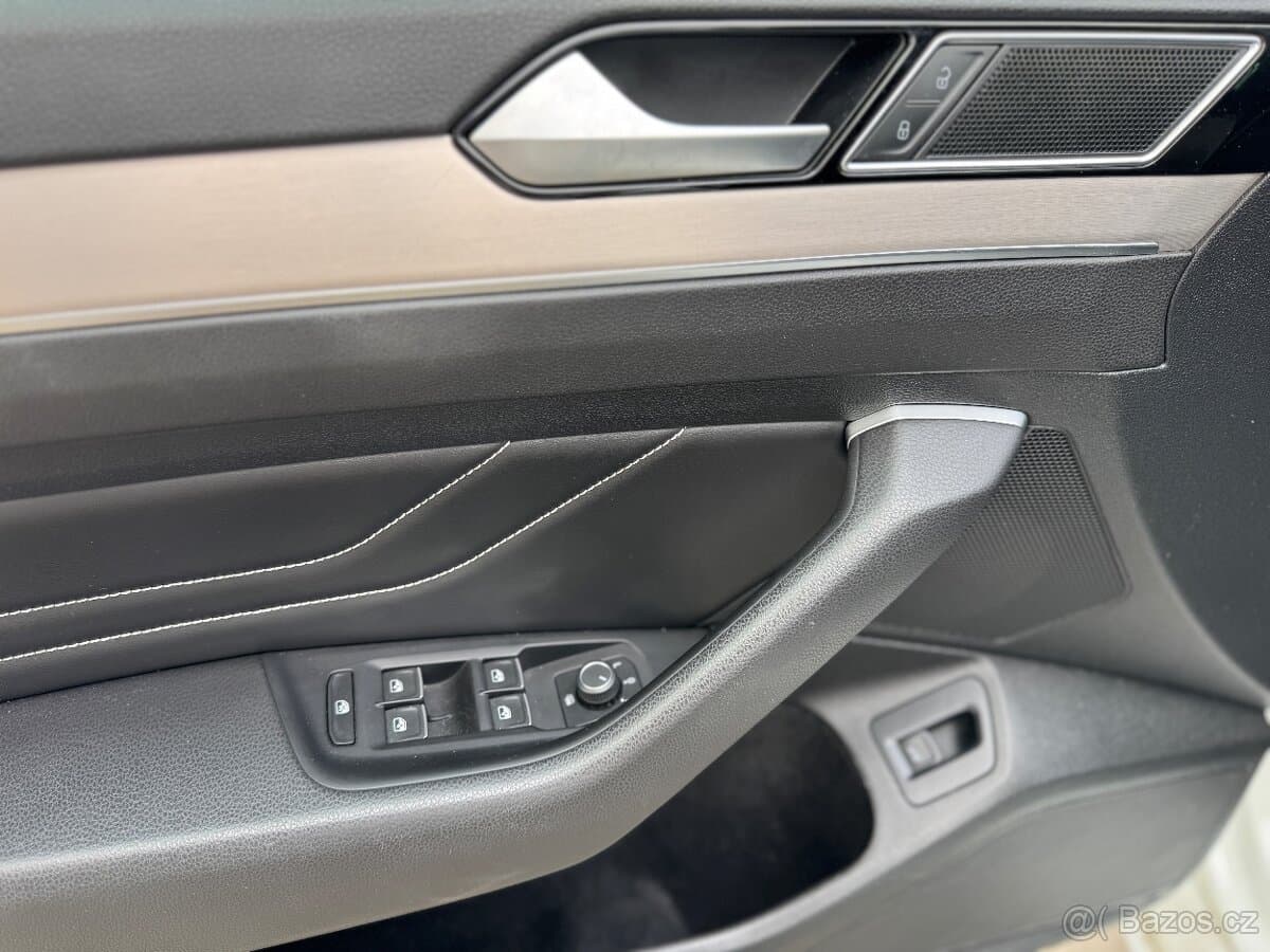 2020 Volkswagen PASSAT - 9