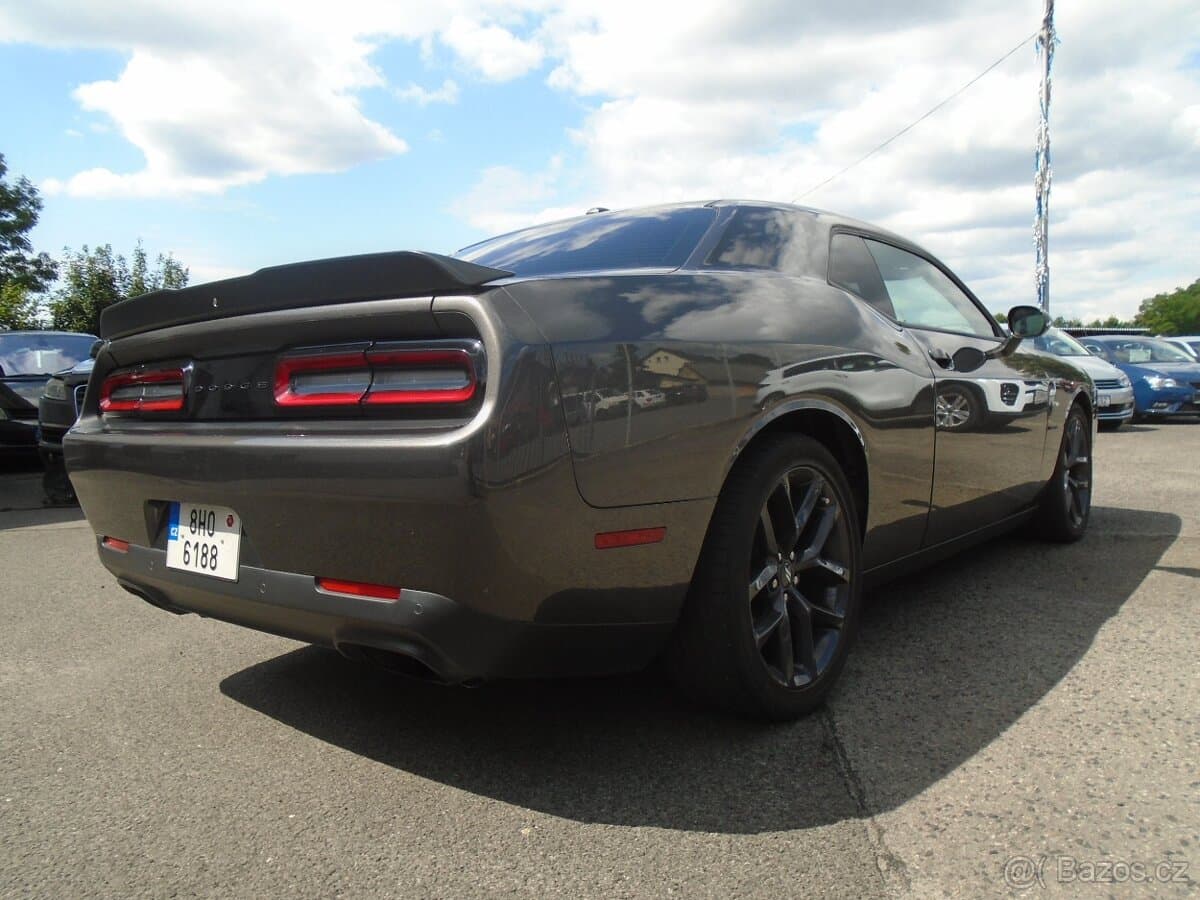 2021 Dodge CHALLENGER - 9