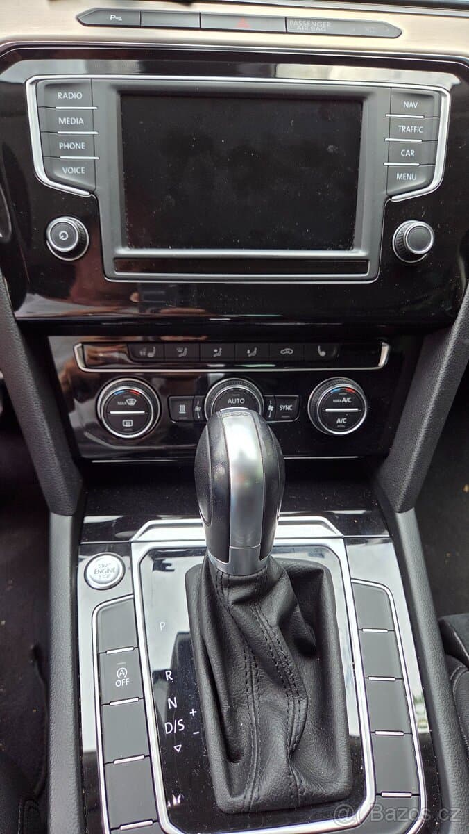 2016 Volkswagen PASSAT - 9