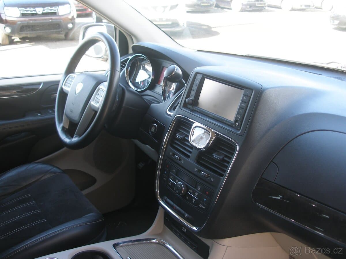 Lancia VOYAGER - 9
