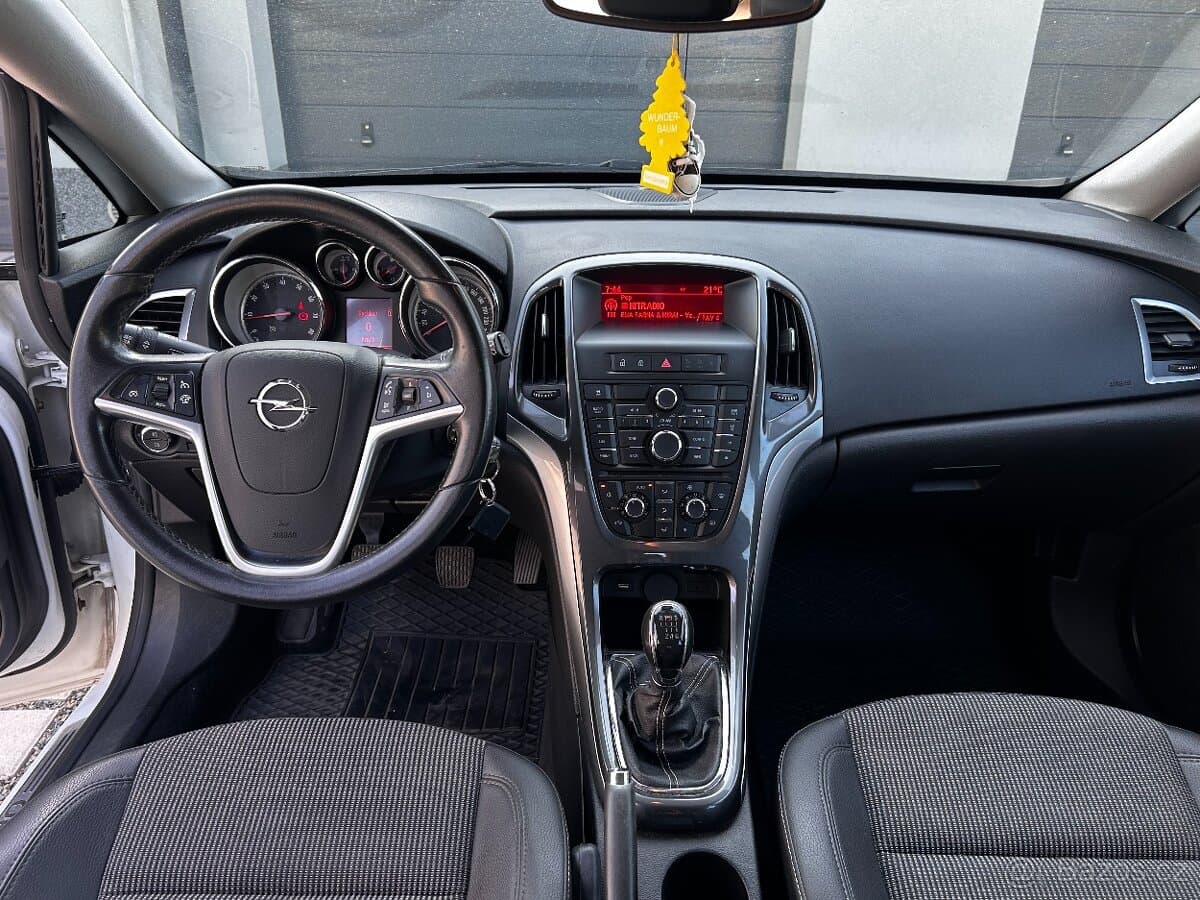2014 Opel ASTRA - 9