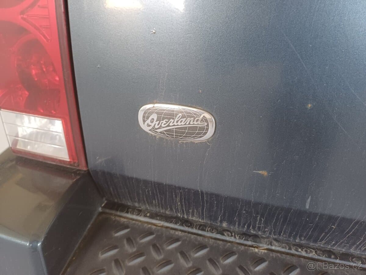 2009 Jeep COMMANDER - 9