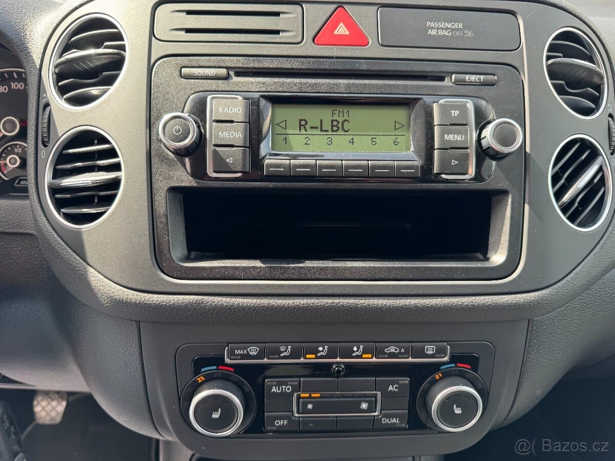 2011 Volkswagen GOLF - 9