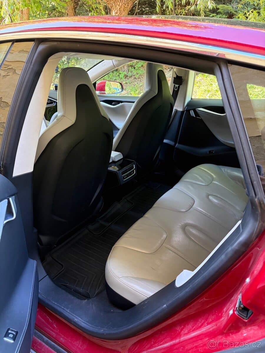 2014 Tesla MODEL S - 9