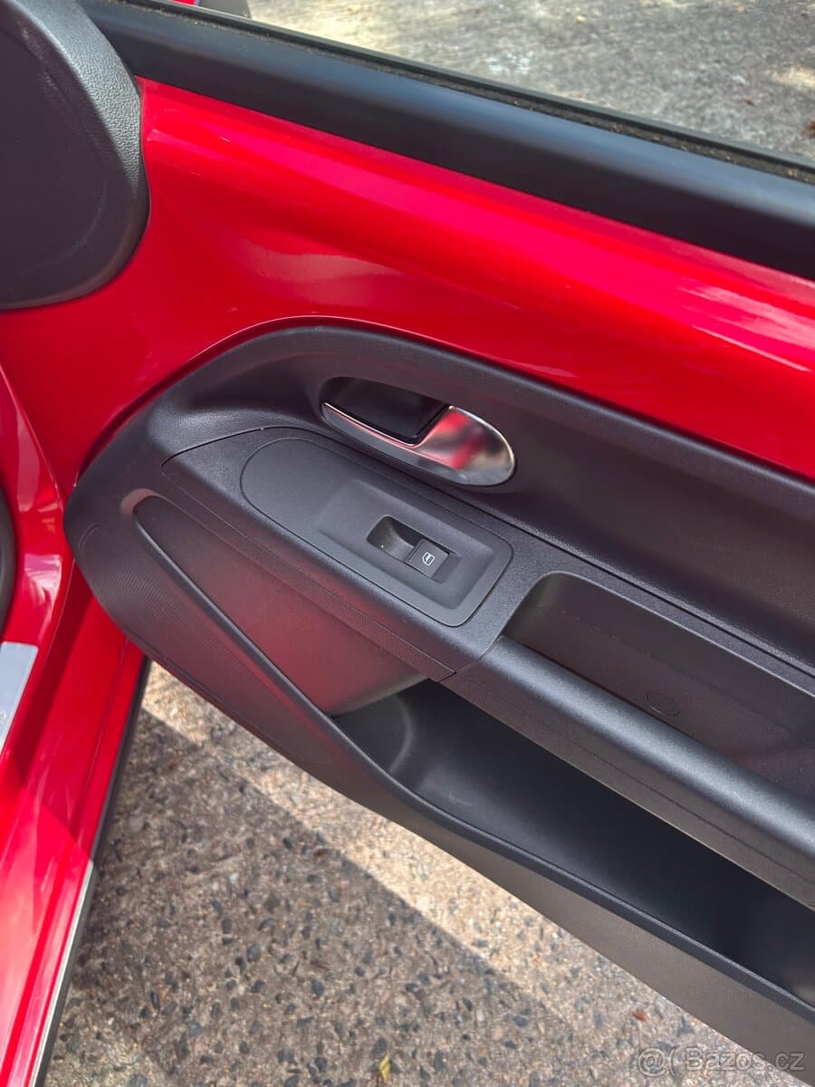 2014 Volkswagen UP! - 9