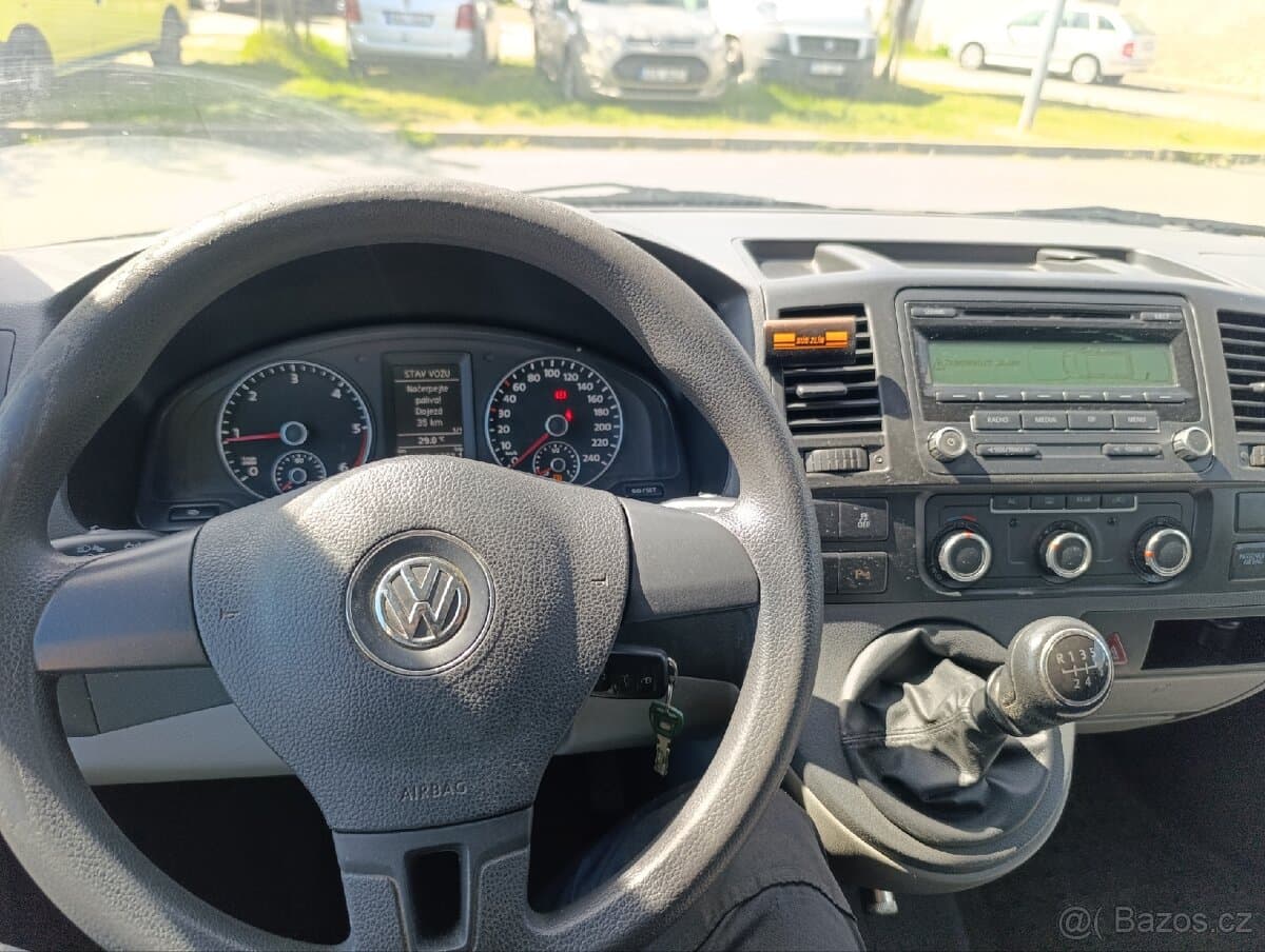 2010 Volkswagen CARAVELLE - 9