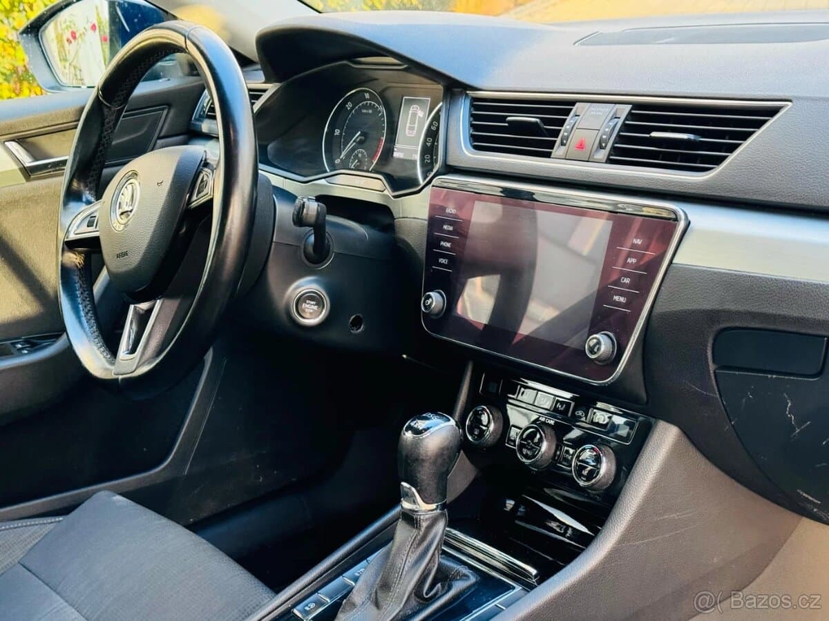 2017 Škoda SUPERB - 9