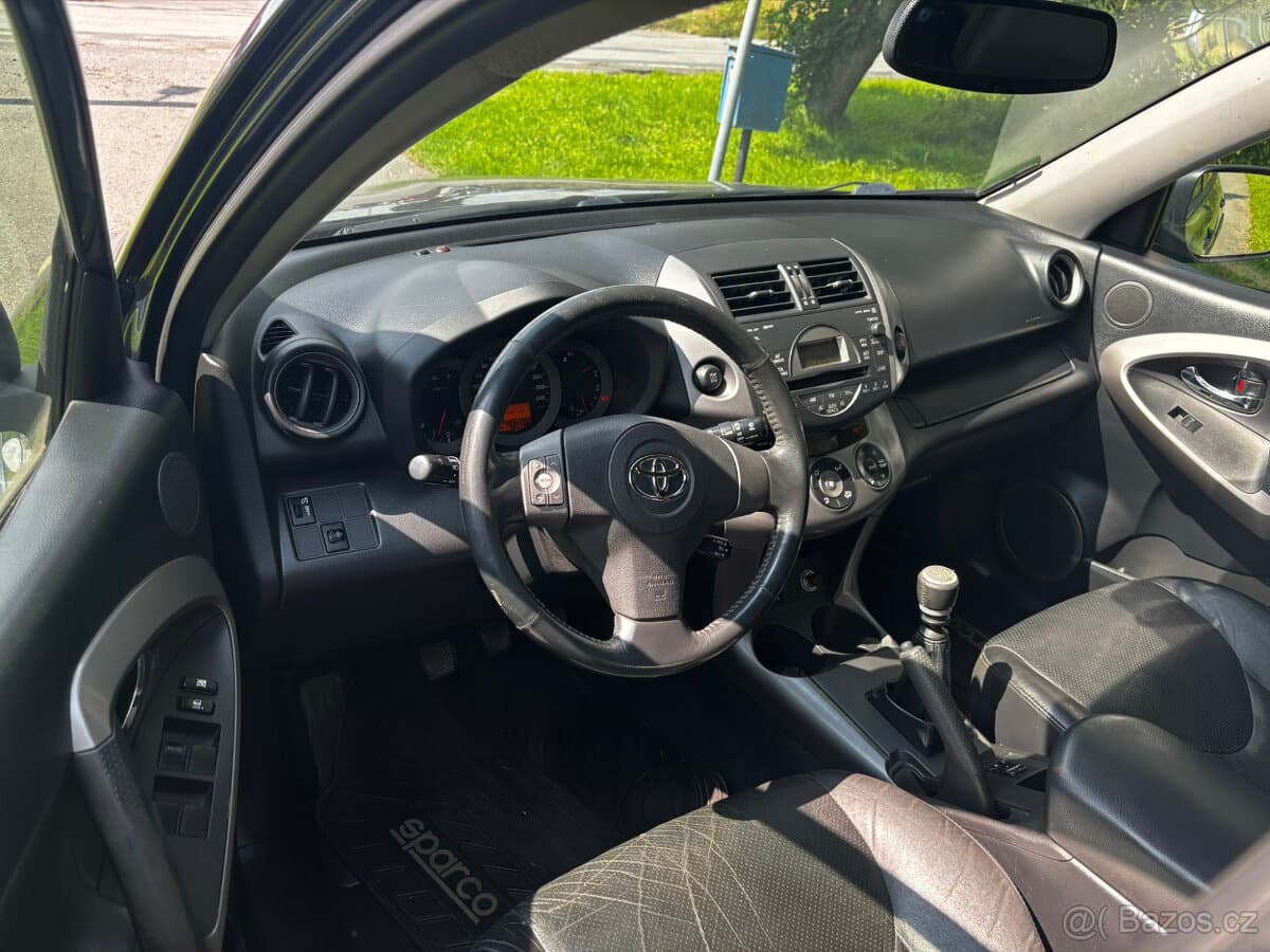 2006 Toyota RAV4 - 9