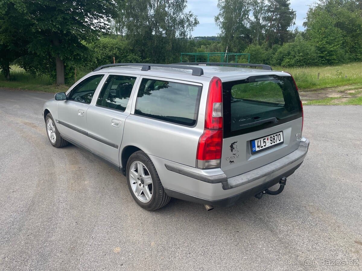 2004 Volvo V70 - 9
