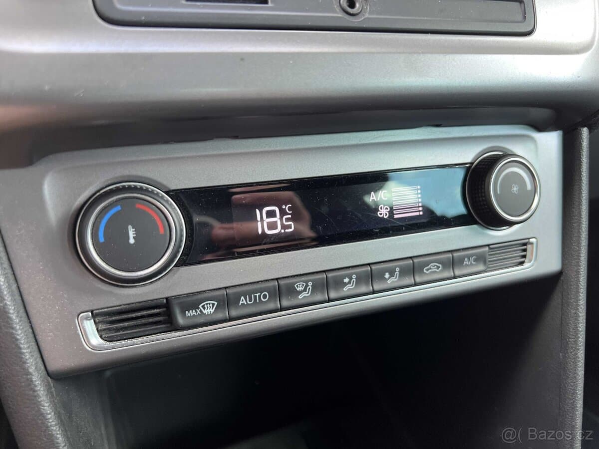 2015 Volkswagen POLO - 9
