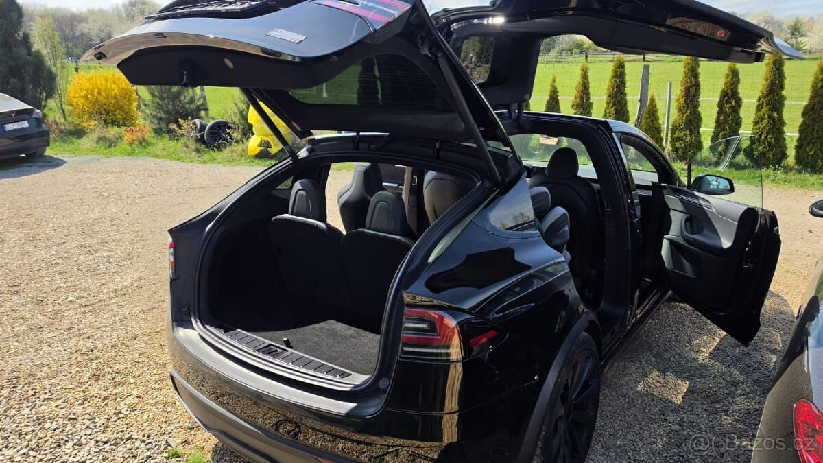 2022 Tesla MODEL X - 9