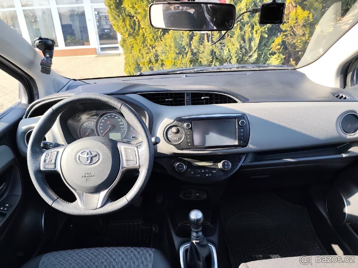 2014 Toyota YARIS - 9