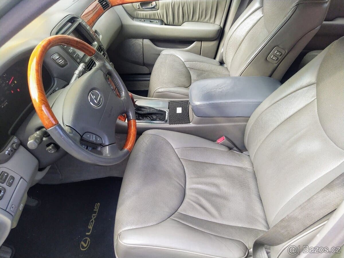 2003 Lexus LS - 9