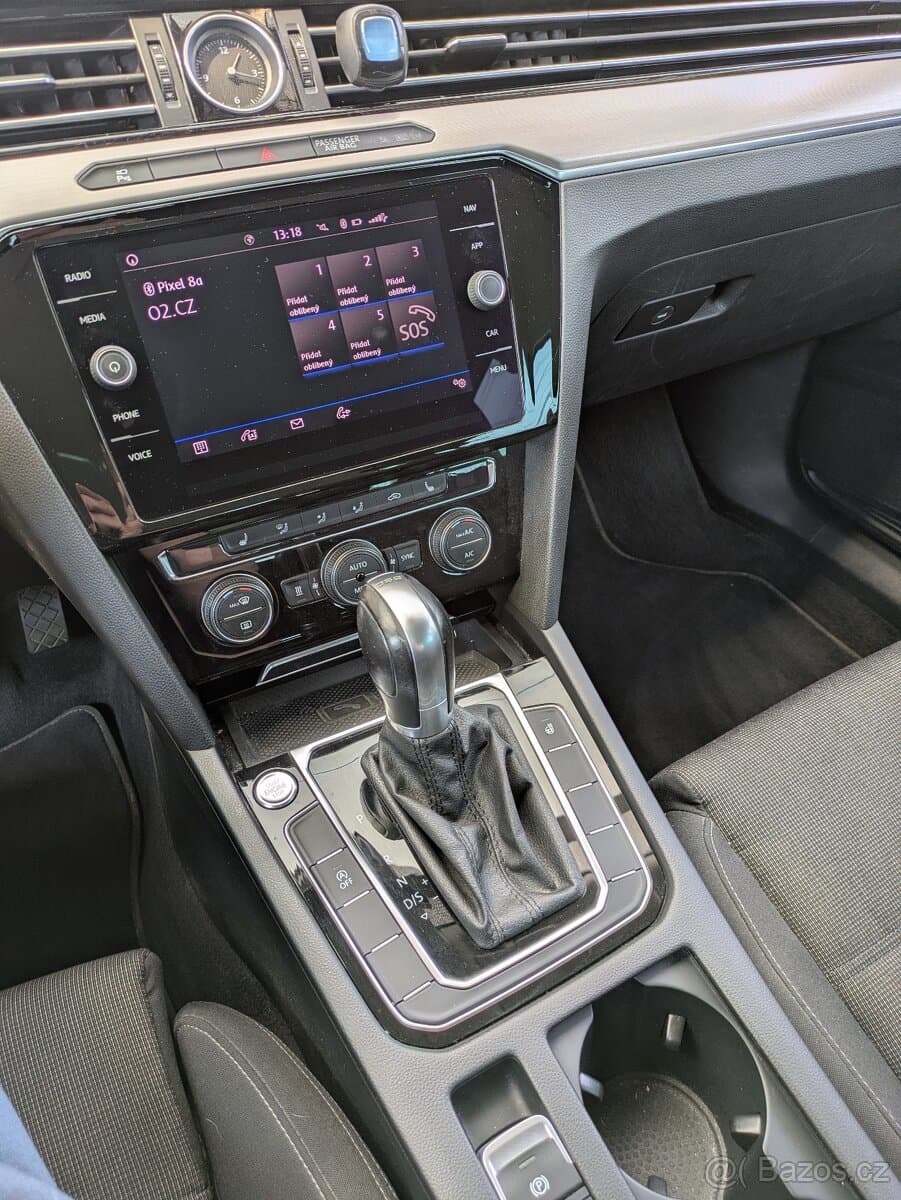2018 Volkswagen PASSAT - 9