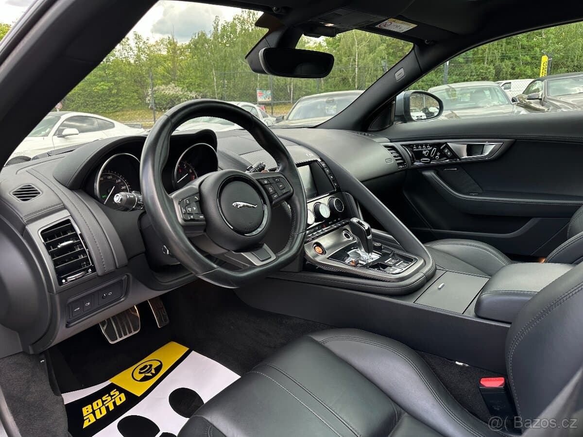 2016 Jaguar F-TYPE - 9