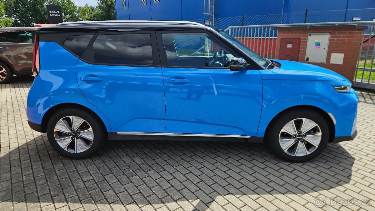 2023 Kia SOUL - 9