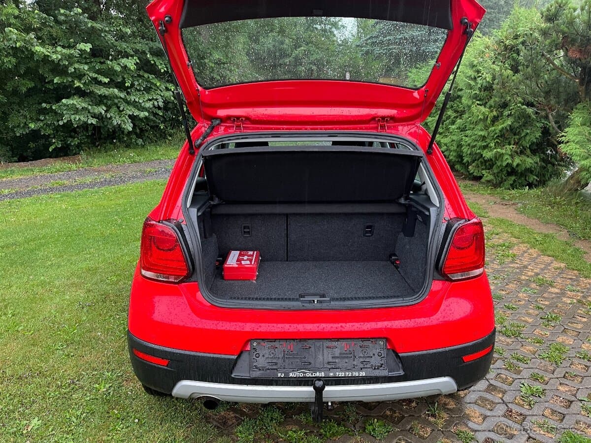 2012 Volkswagen POLO - 9