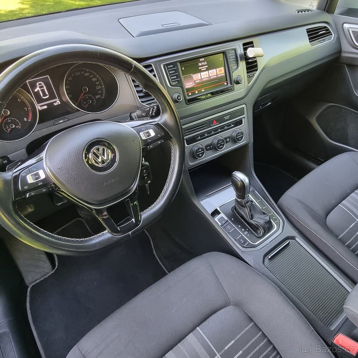 2016 Volkswagen GOLF - 9