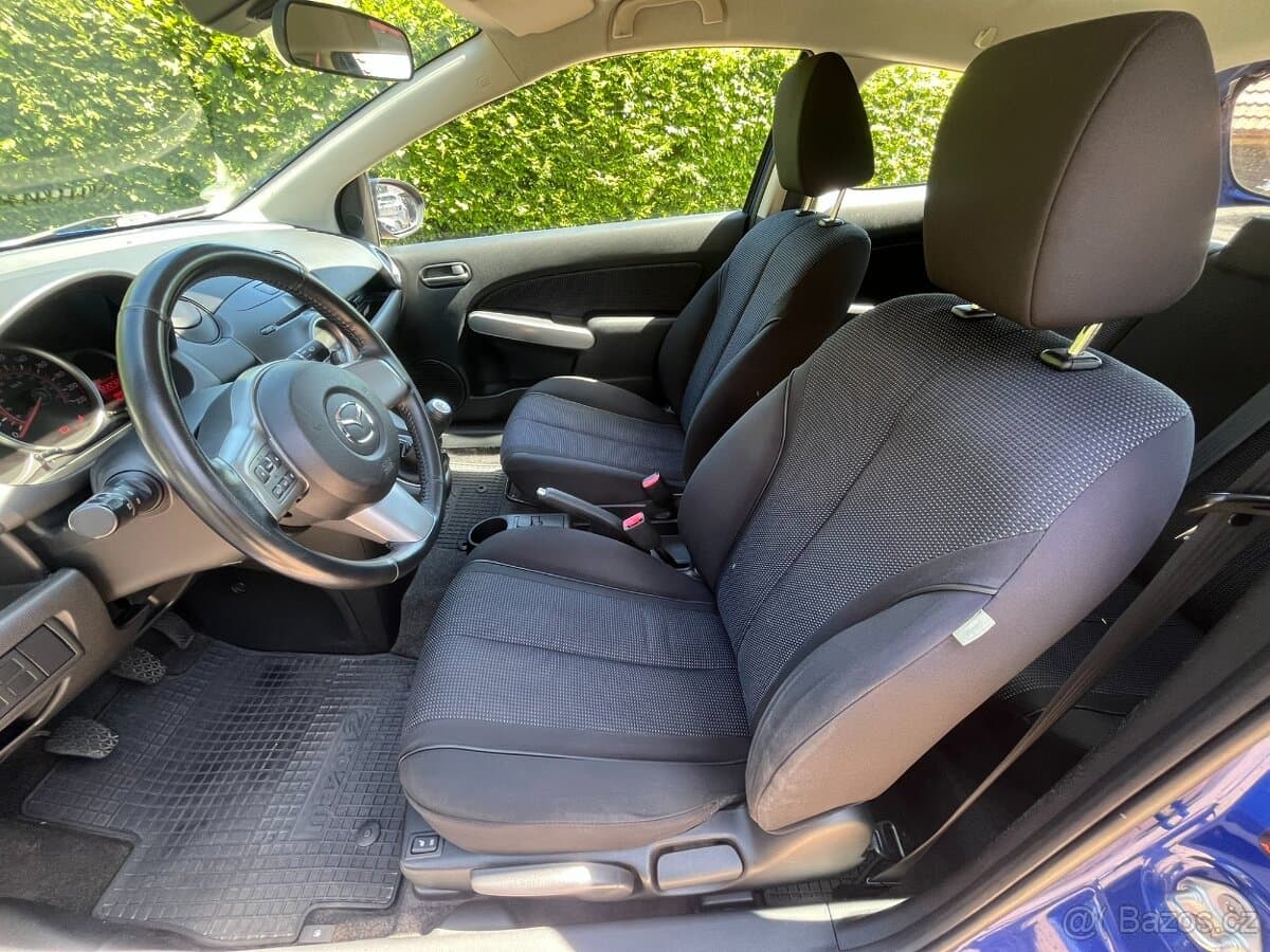 2010 Mazda 2 - 9