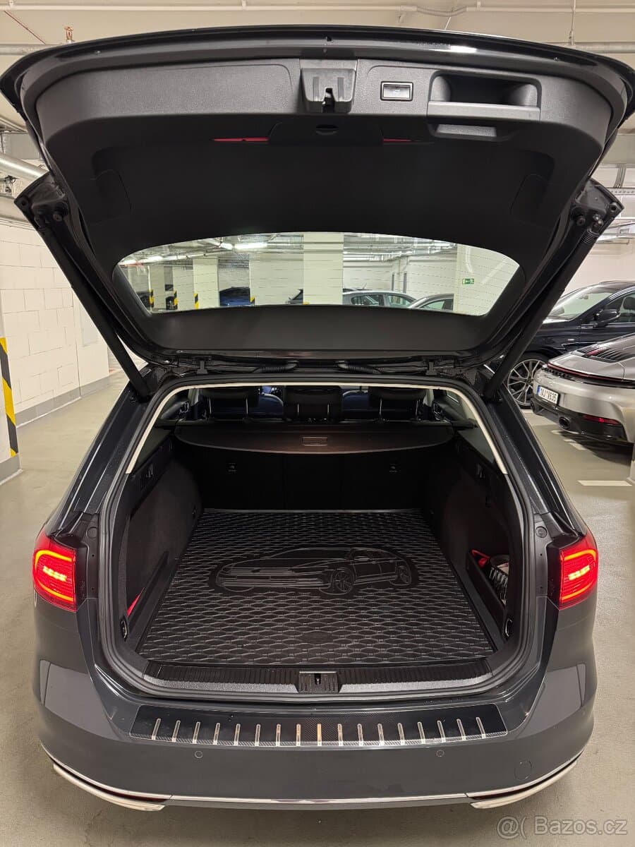 2016 Volkswagen PASSAT - 9