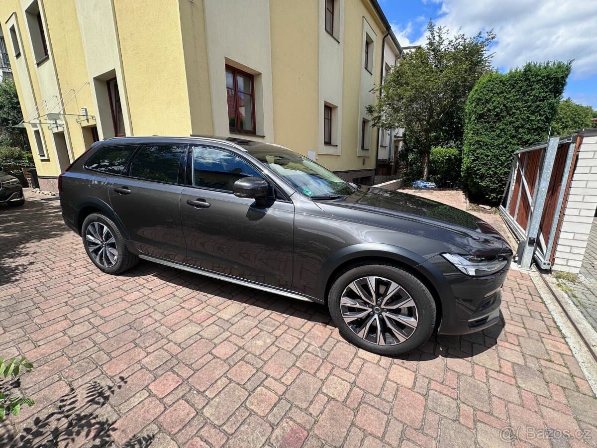 2023 Volvo V90 - 9