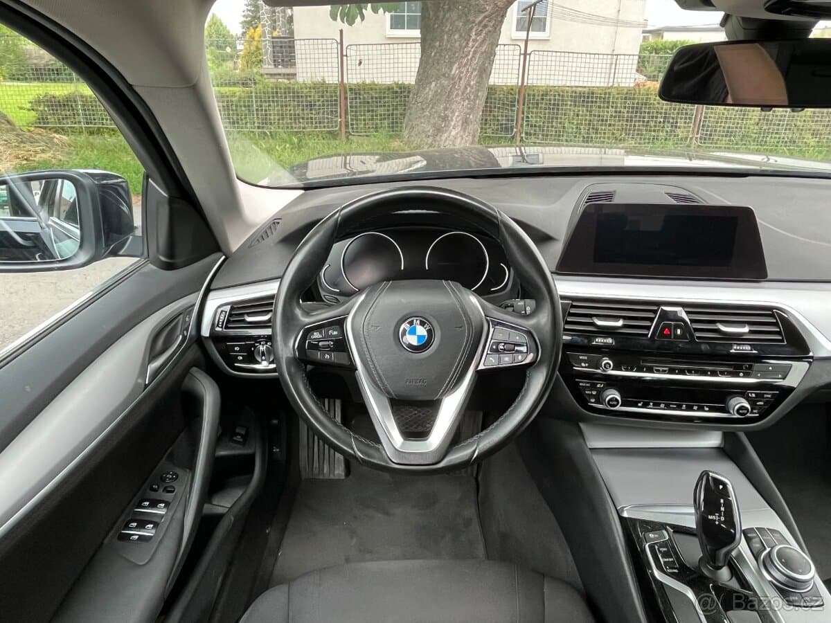 2020 BMW 5-SERIES - 9
