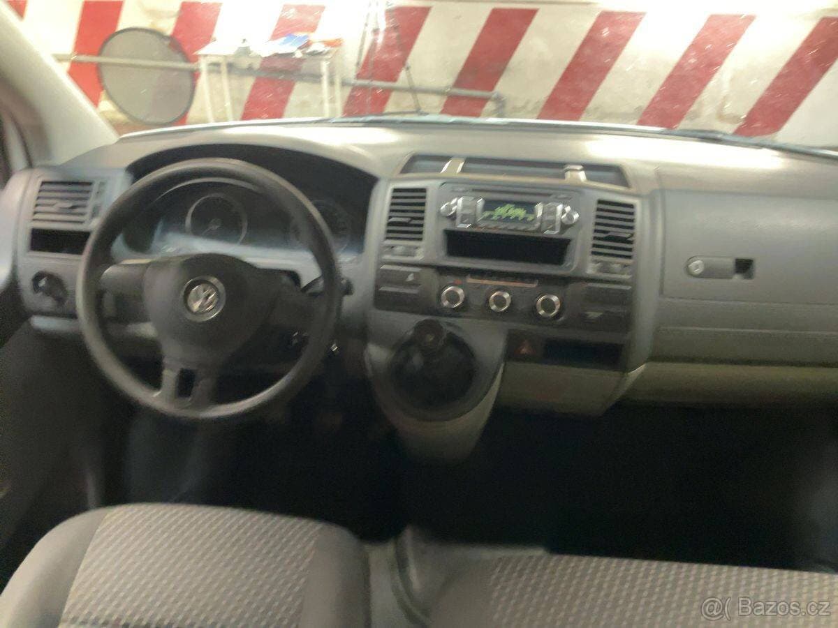 2012 Volkswagen CARAVELLE - 9