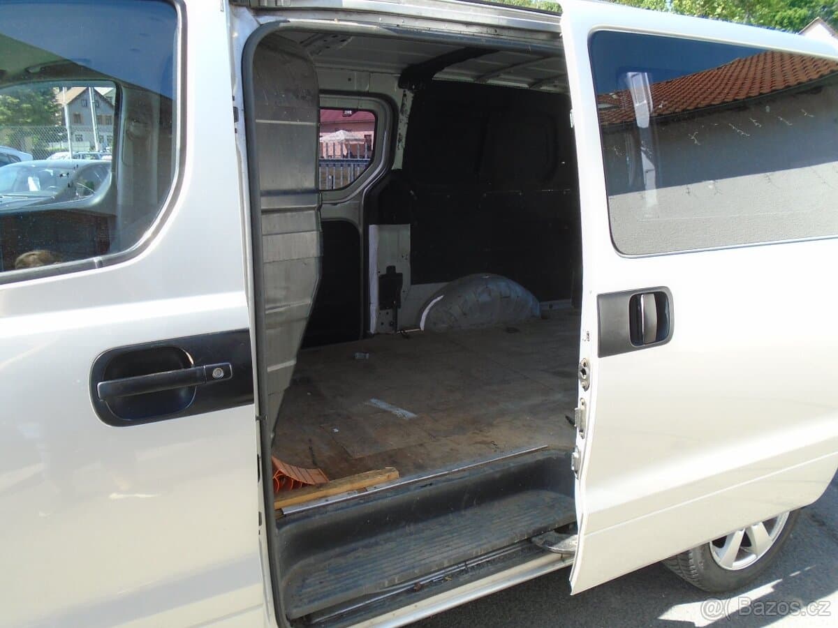 2009 Hyundai H-1 - 9