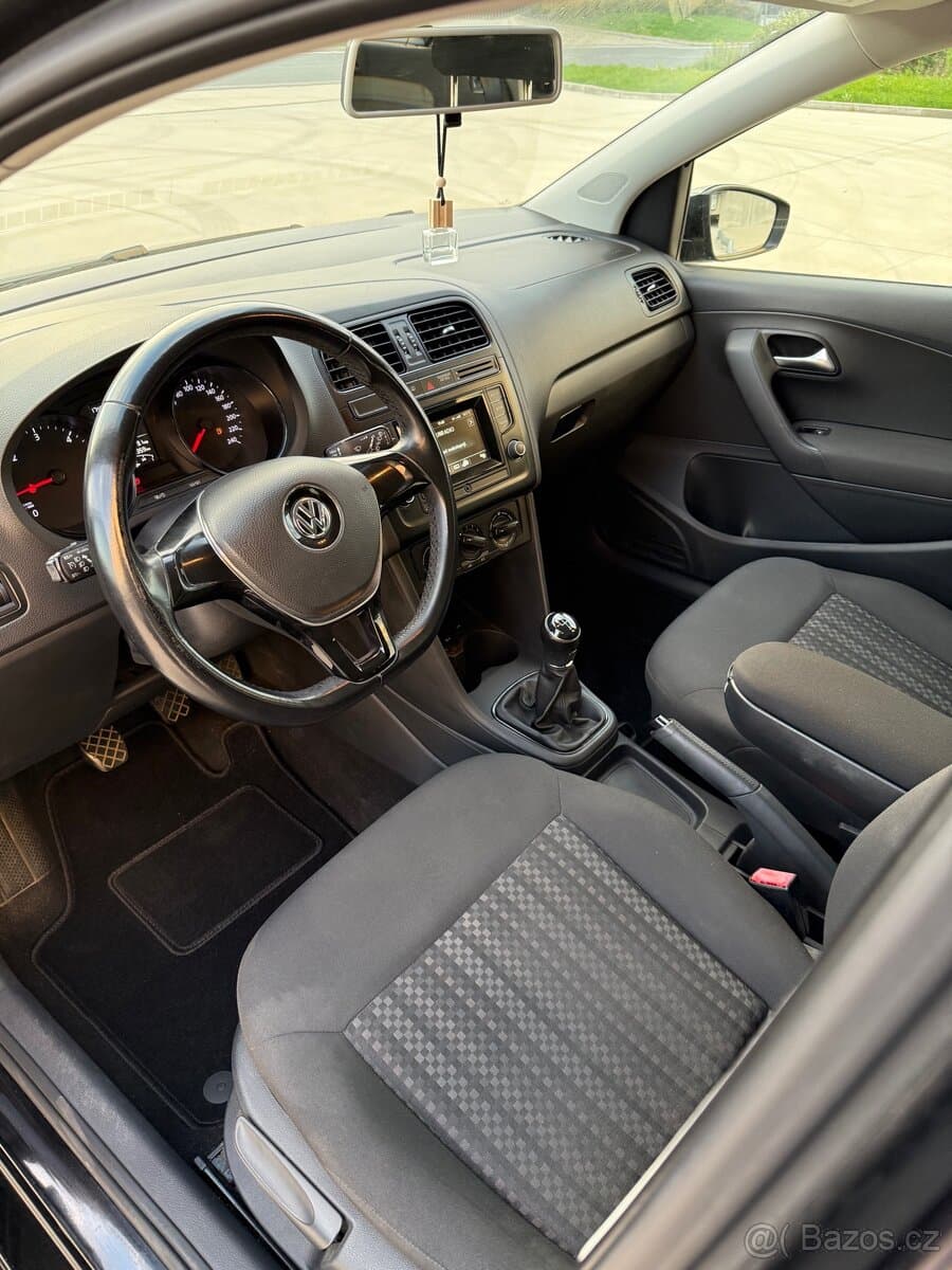 2016 Volkswagen POLO - 9