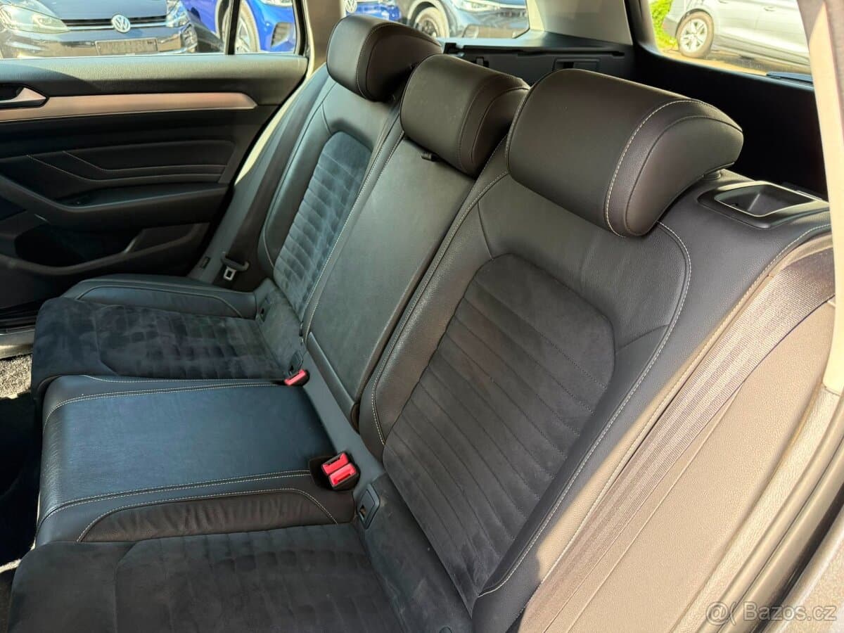 2020 Volkswagen PASSAT - 9