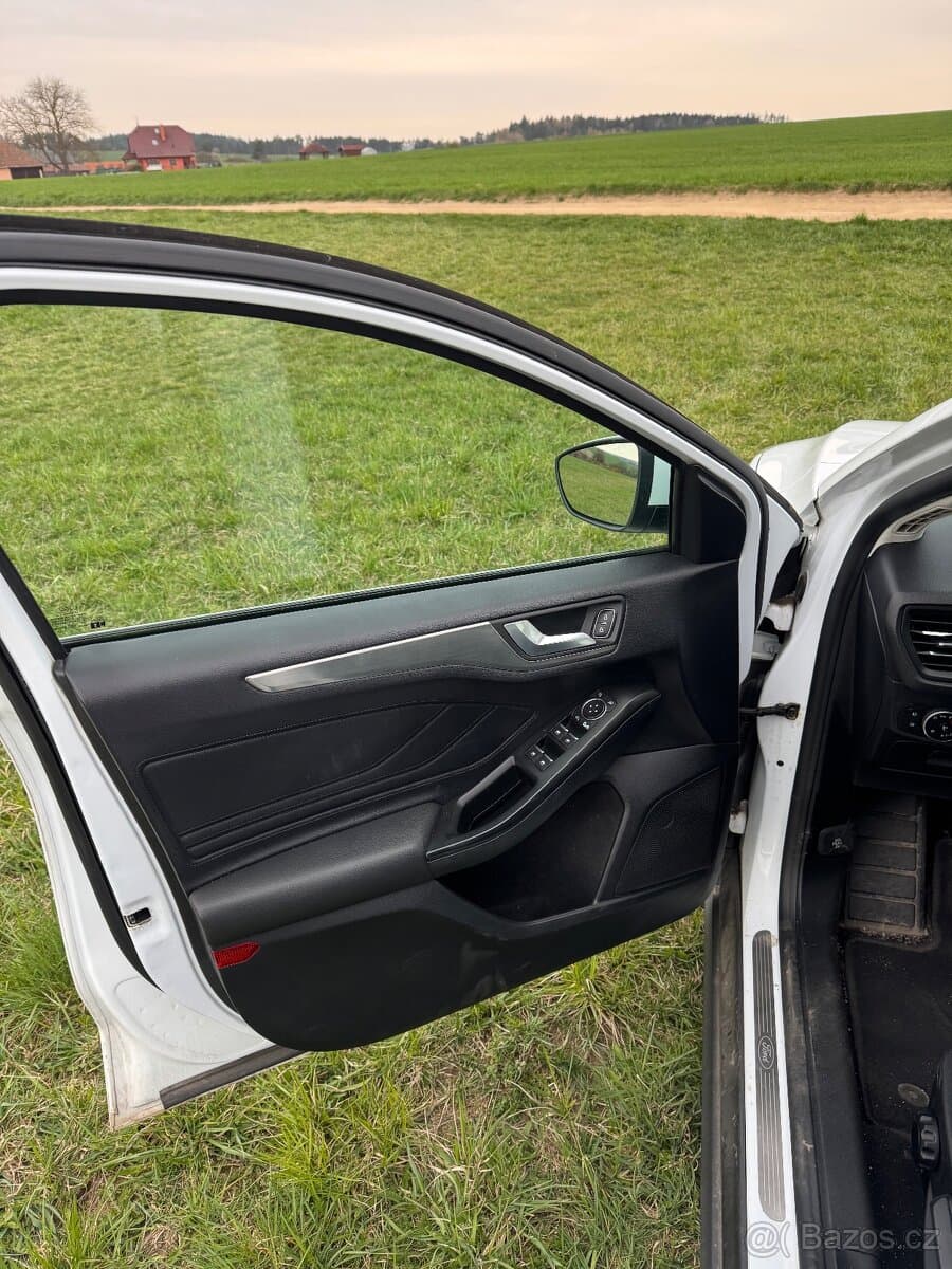 2018 Ford FOCUS - 9