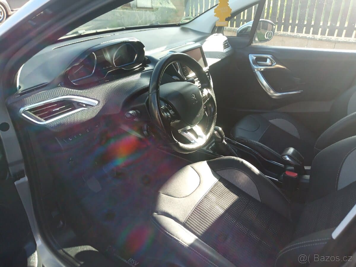 2015 Peugeot 2008 - 9