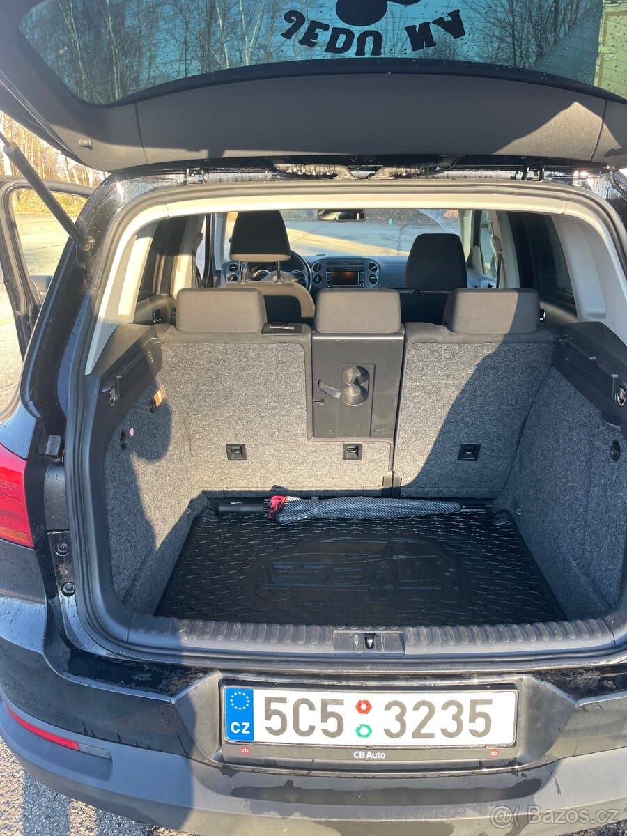 2012 Volkswagen TIGUAN - 9