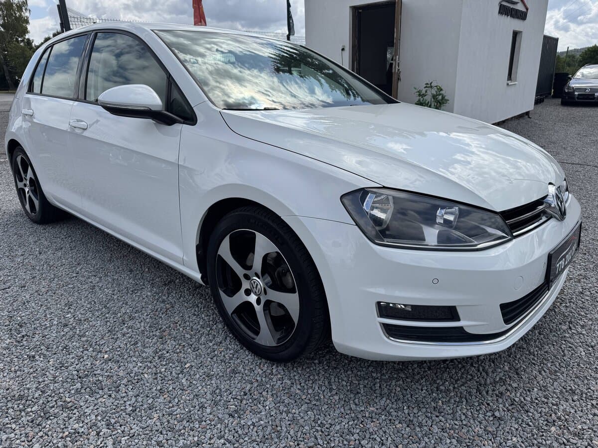 2013 Volkswagen GOLF - 9