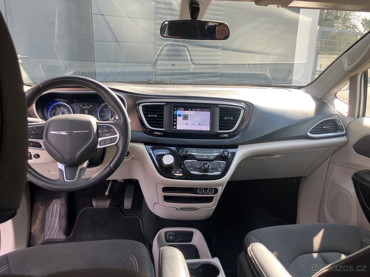 2022 Chrysler PACIFICA - 9