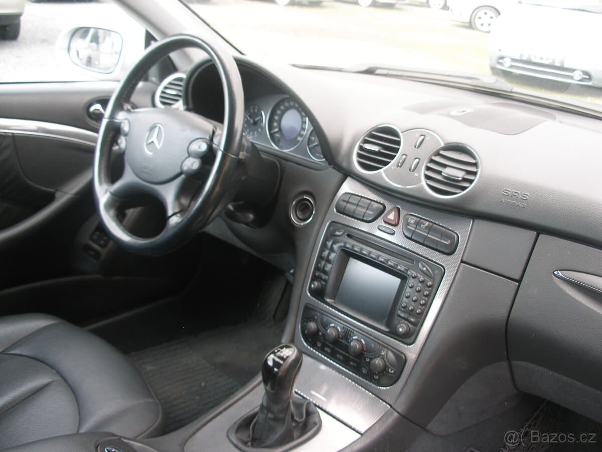 Mercedes-Benz CLK - 9