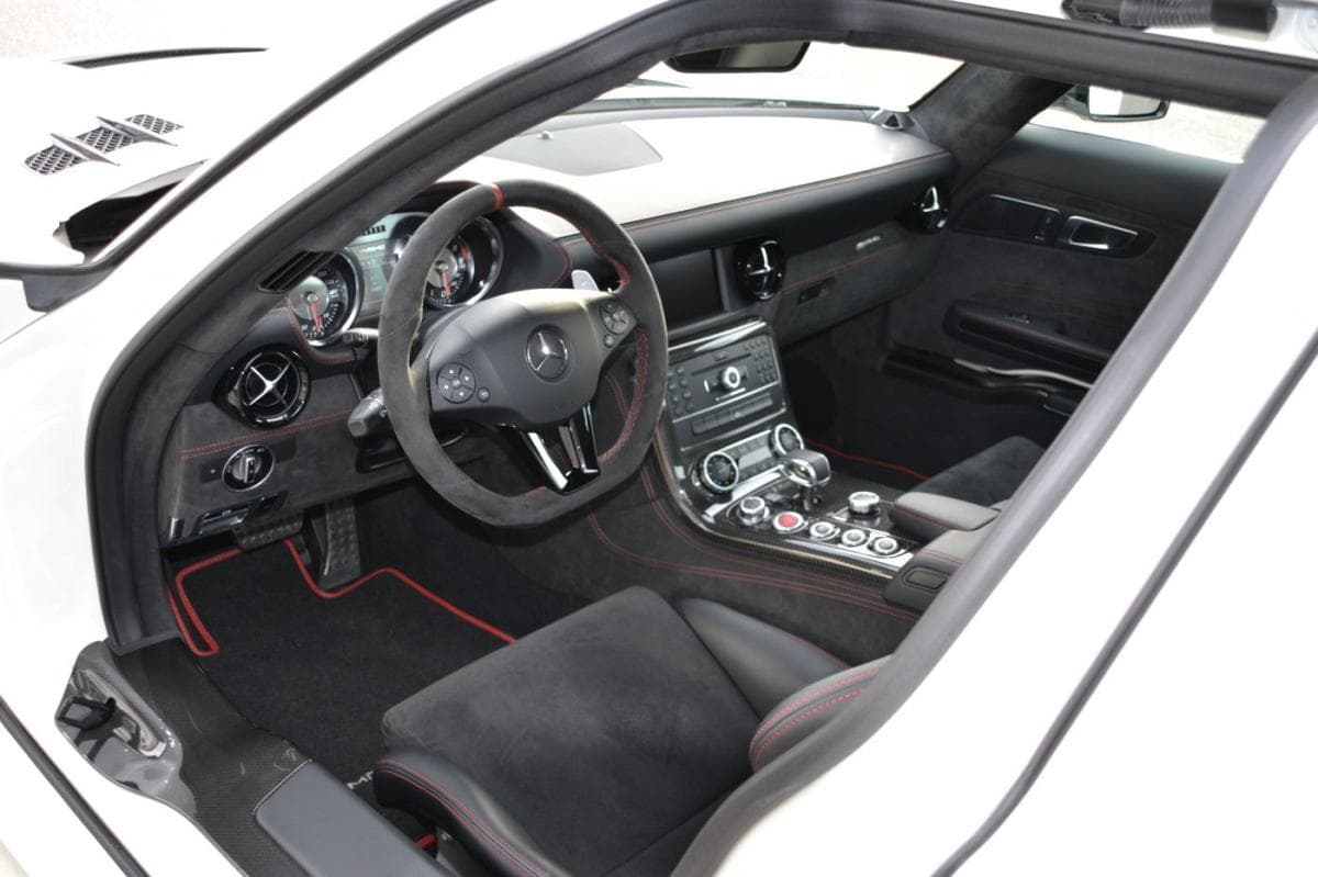 2014 Mercedes-Benz SLS - 11