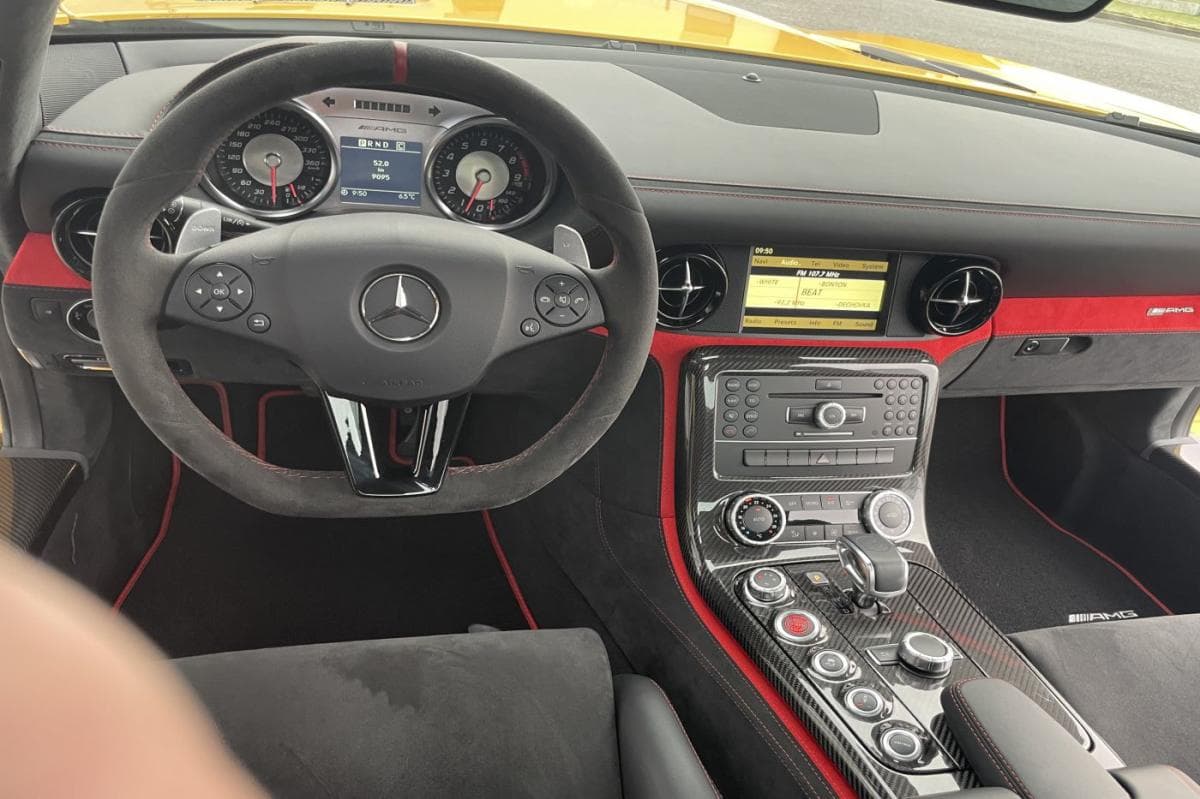 2014 Mercedes-Benz SLS - 10