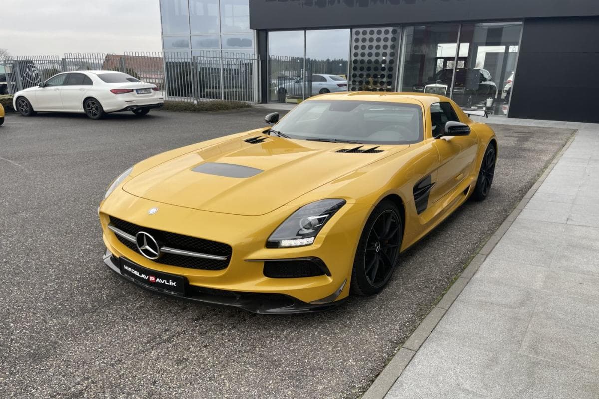2014 Mercedes-Benz SLS - 15