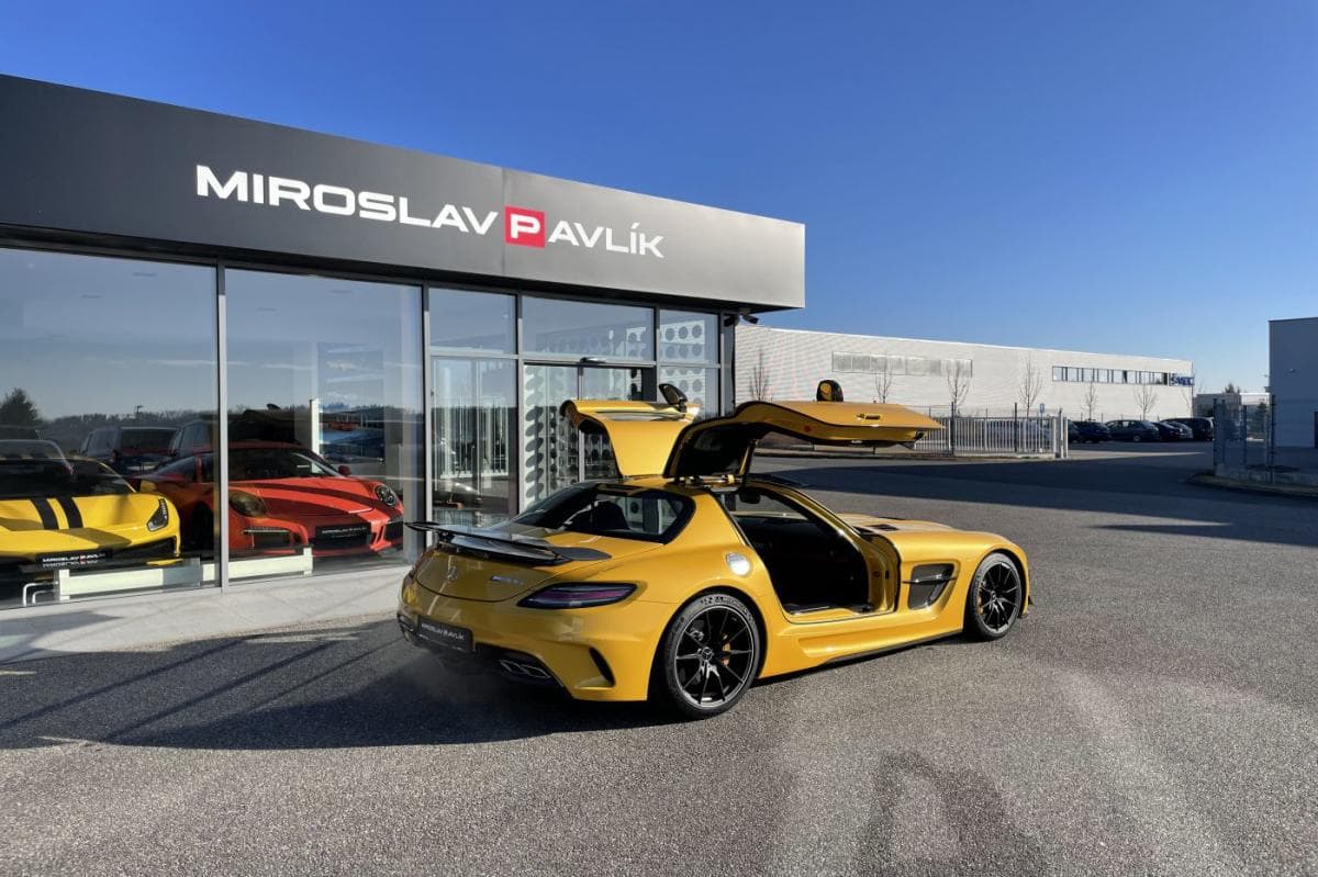 2014 Mercedes-Benz SLS - 16