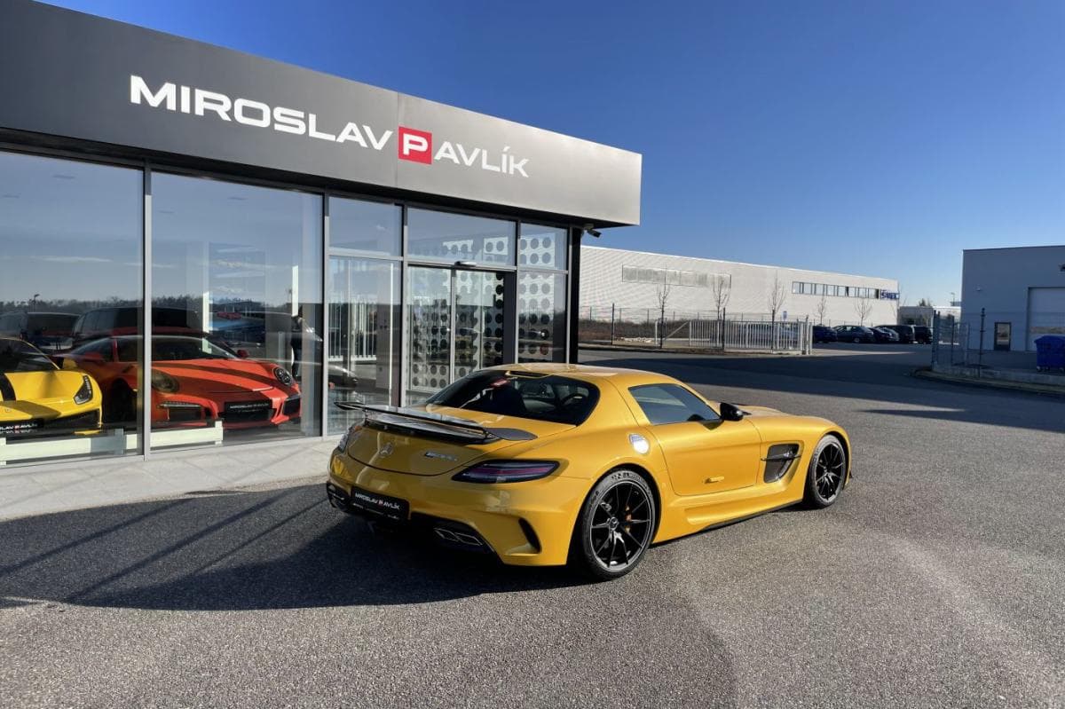 2014 Mercedes-Benz SLS - 17