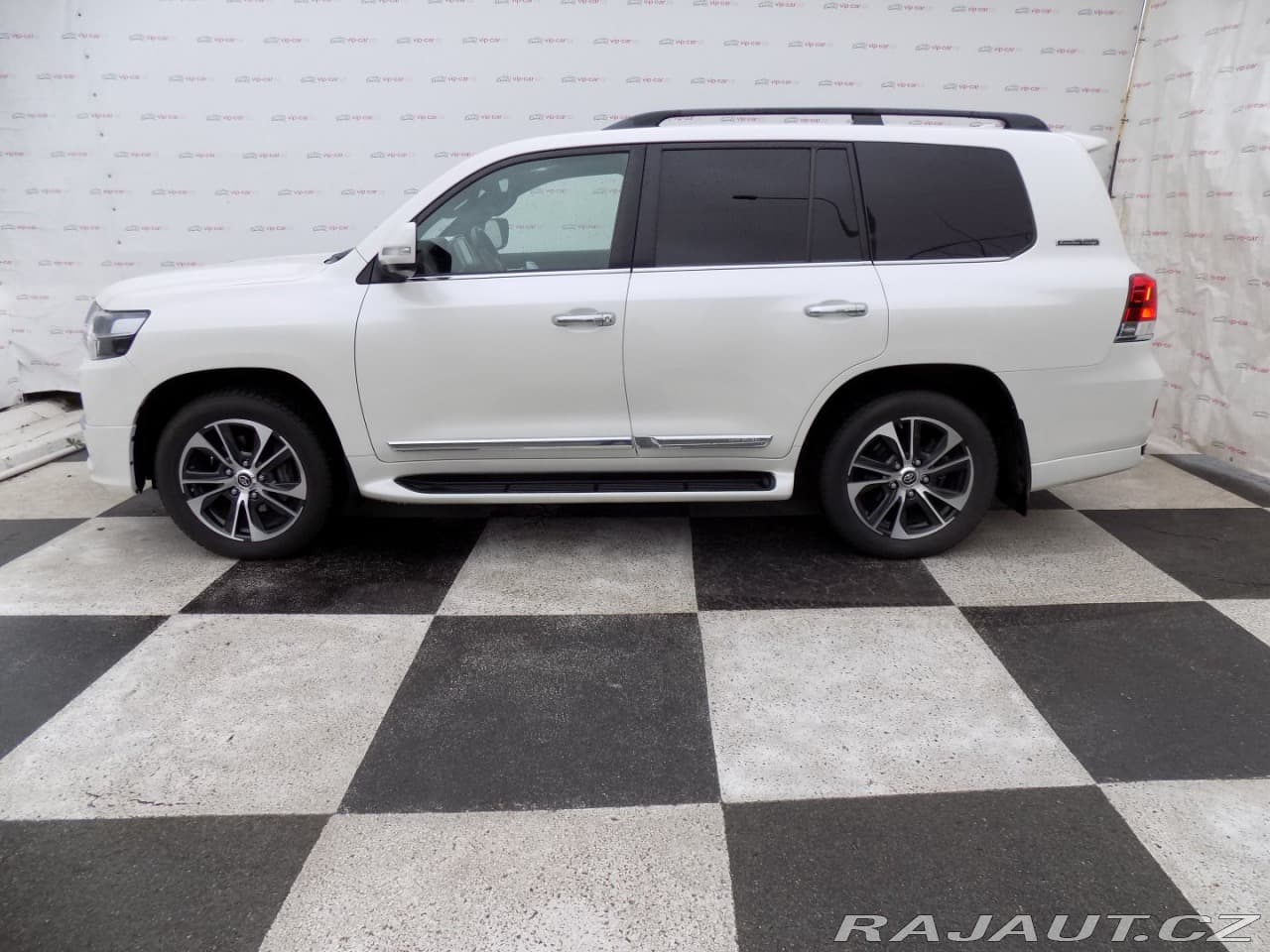 2020 Toyota Land Cruiser - 2