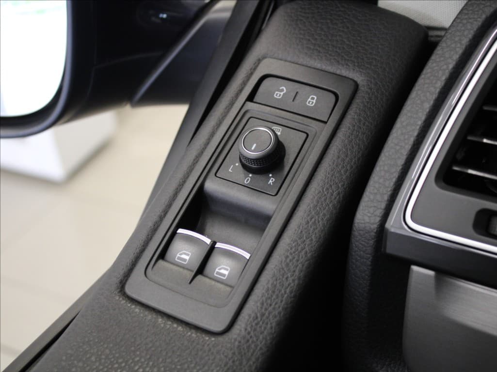 2019 Volkswagen Multivan - 18