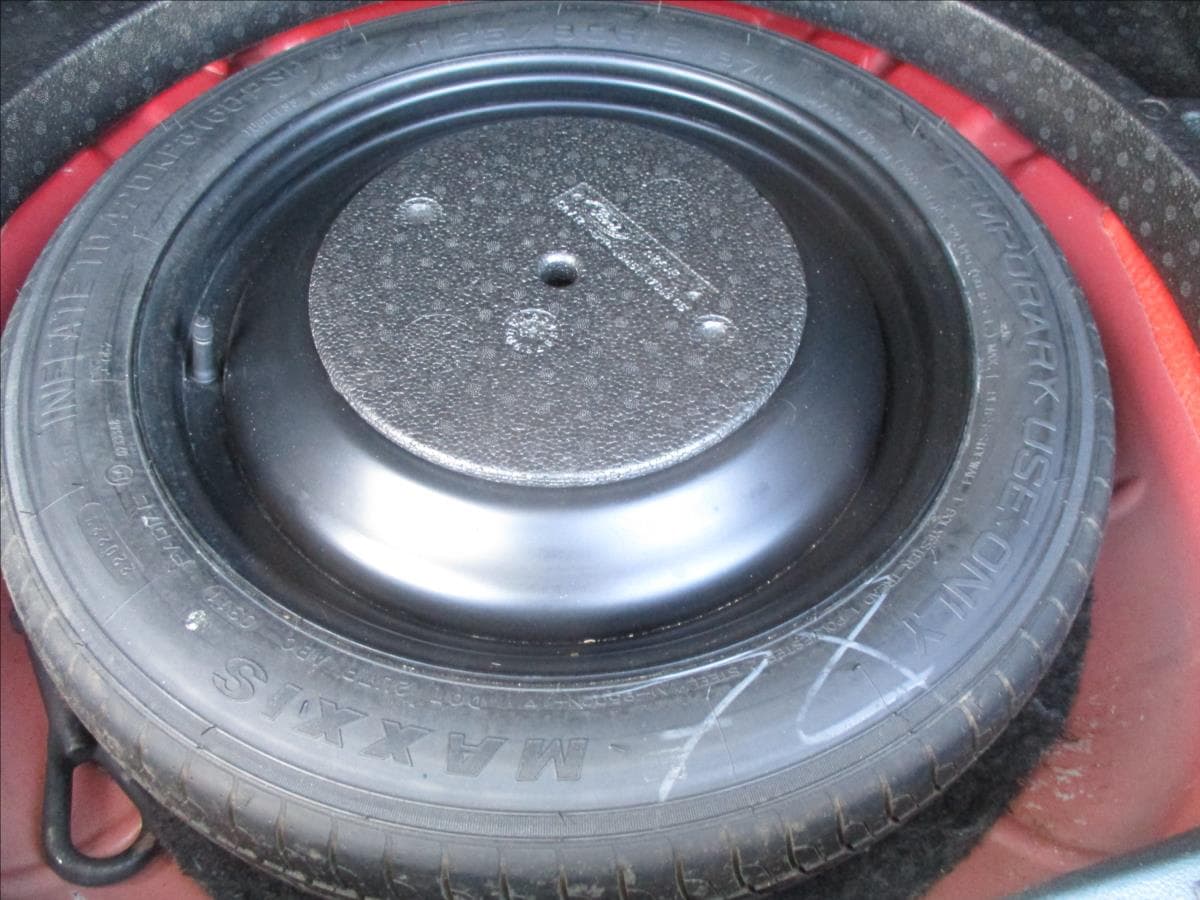 2011 Ford C-Max - 11