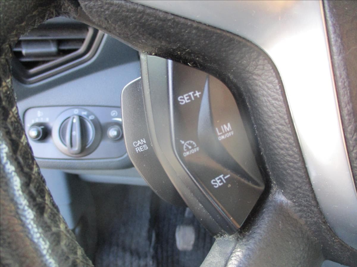 2011 Ford C-Max - 20