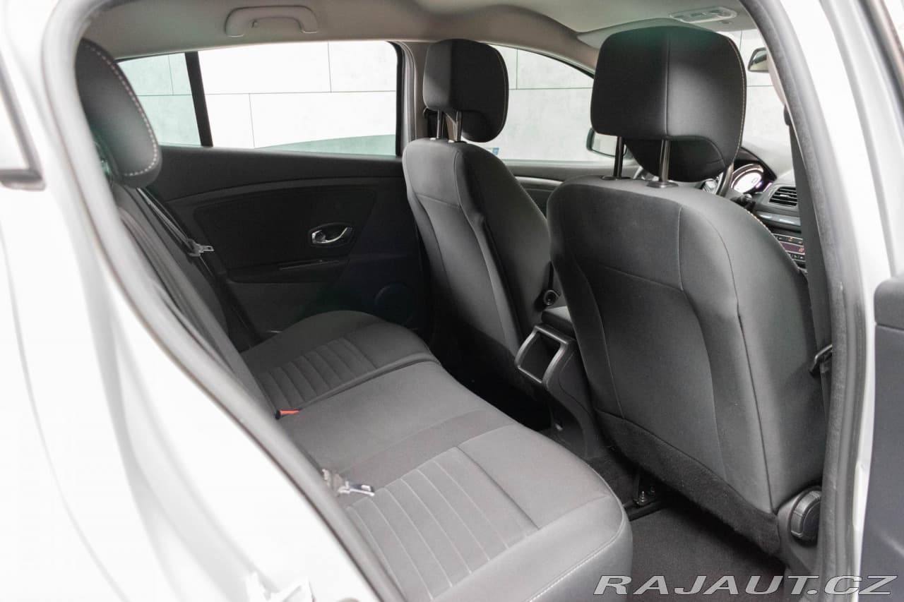 2015 Renault Megane - 12