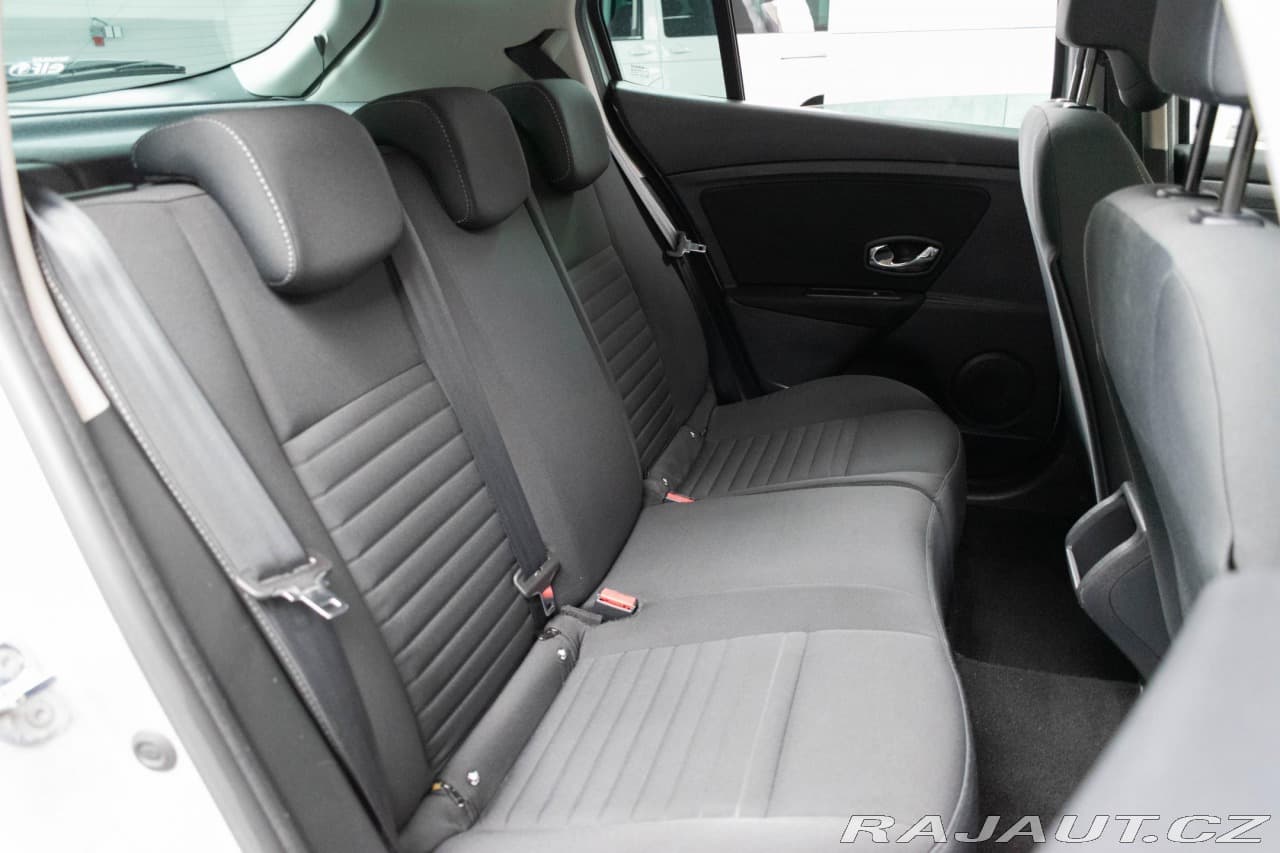 2015 Renault Megane - 13