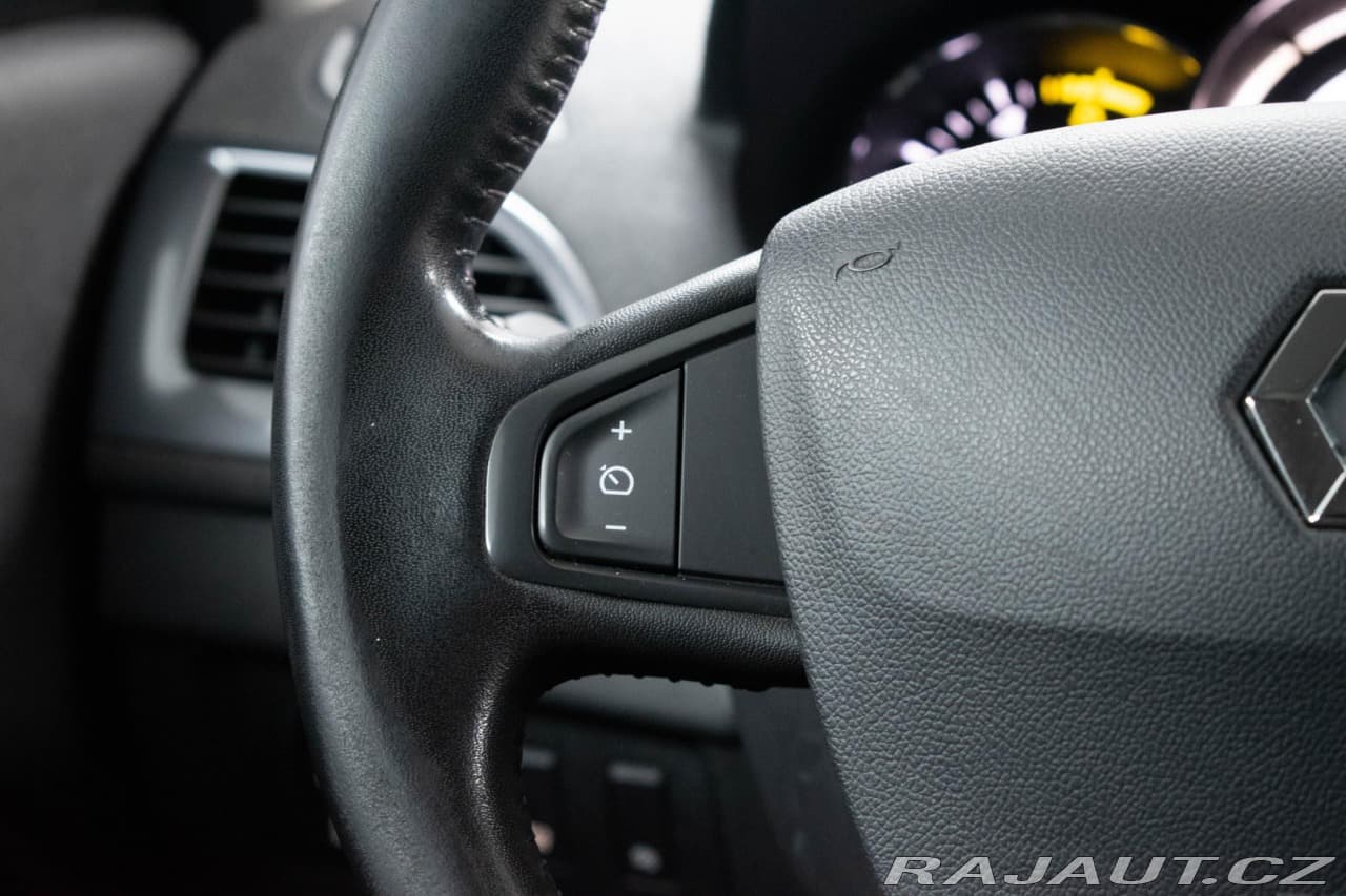 2015 Renault Megane - 16